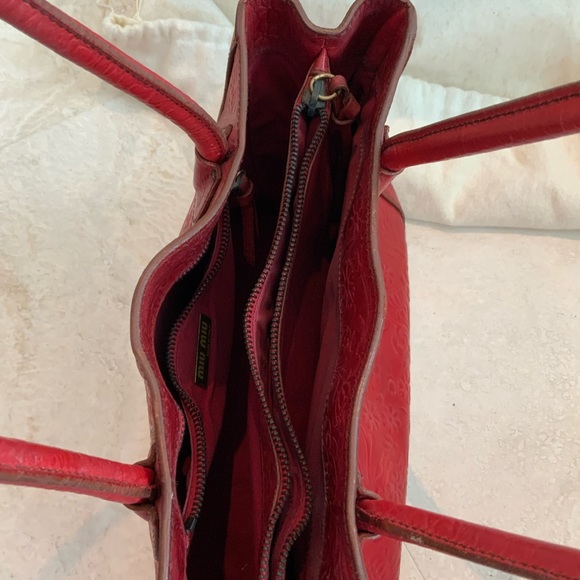 MIUMIU Fun Embossed Red Leather Purse - Picture 6 of 11